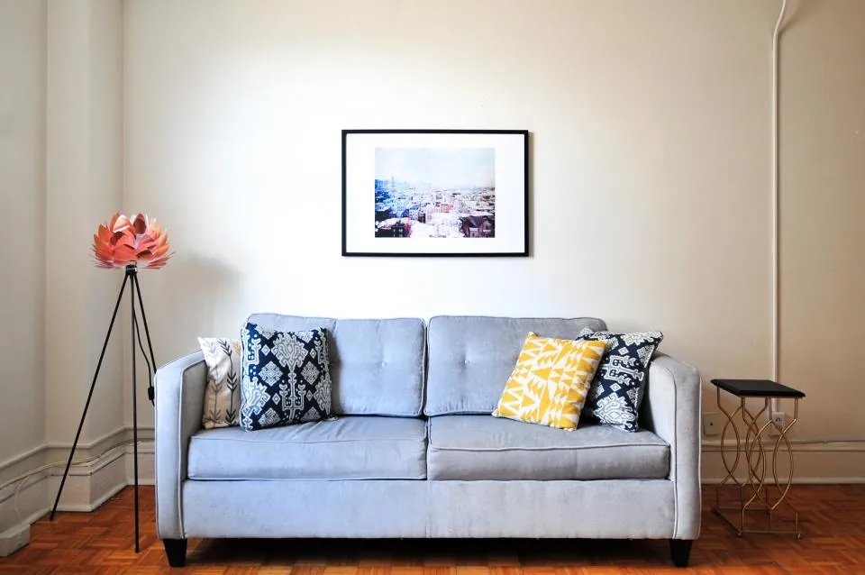 Wall art & mirrors in a real room